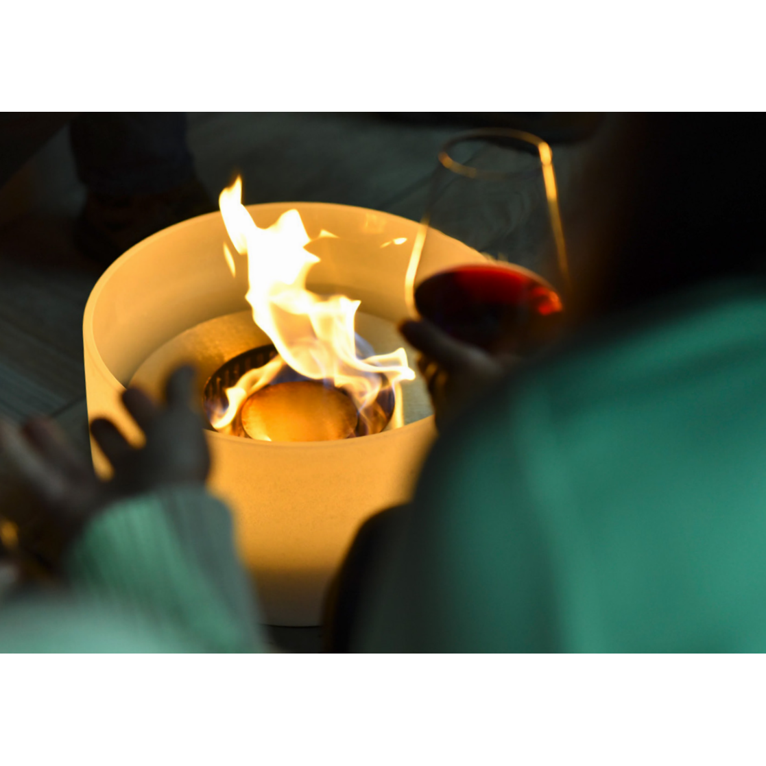 QFlame Set Ethanol Quarzglas Feuerschale mit Betonsockel